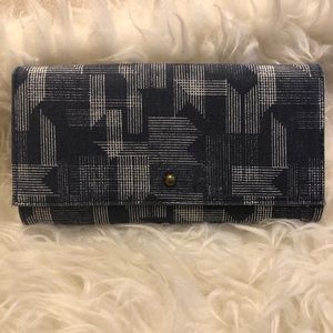 Universal Thread by Target wallet